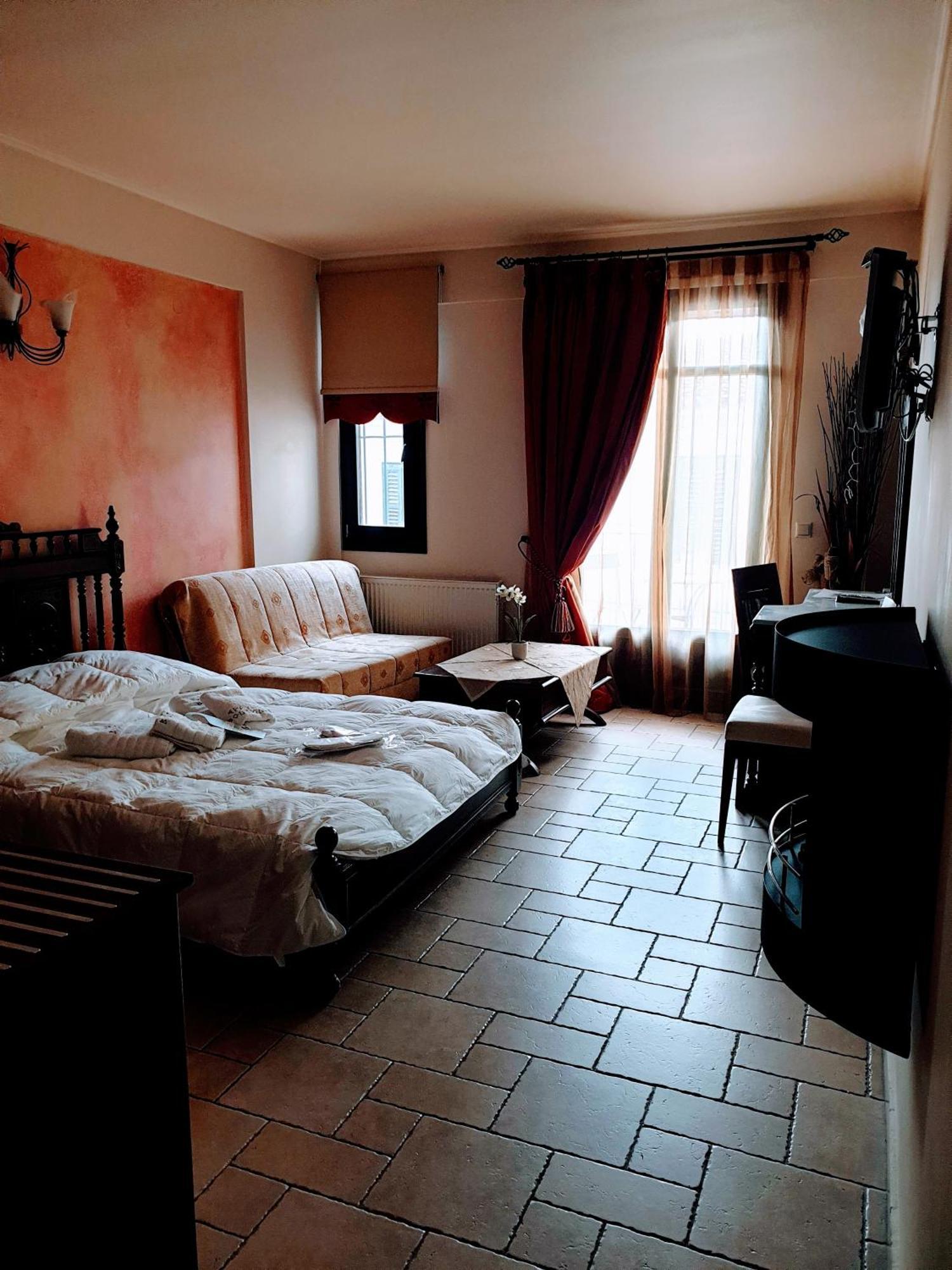 "Epavlis Boutique Galaxidi" Hotel Eksteriør billede